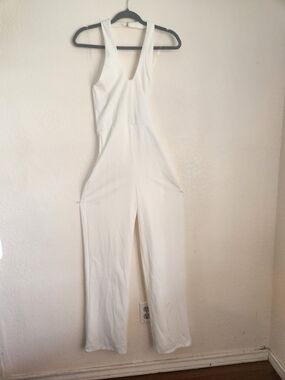 Sleeveless White V-Neck Wide-Leg Jumpsuit